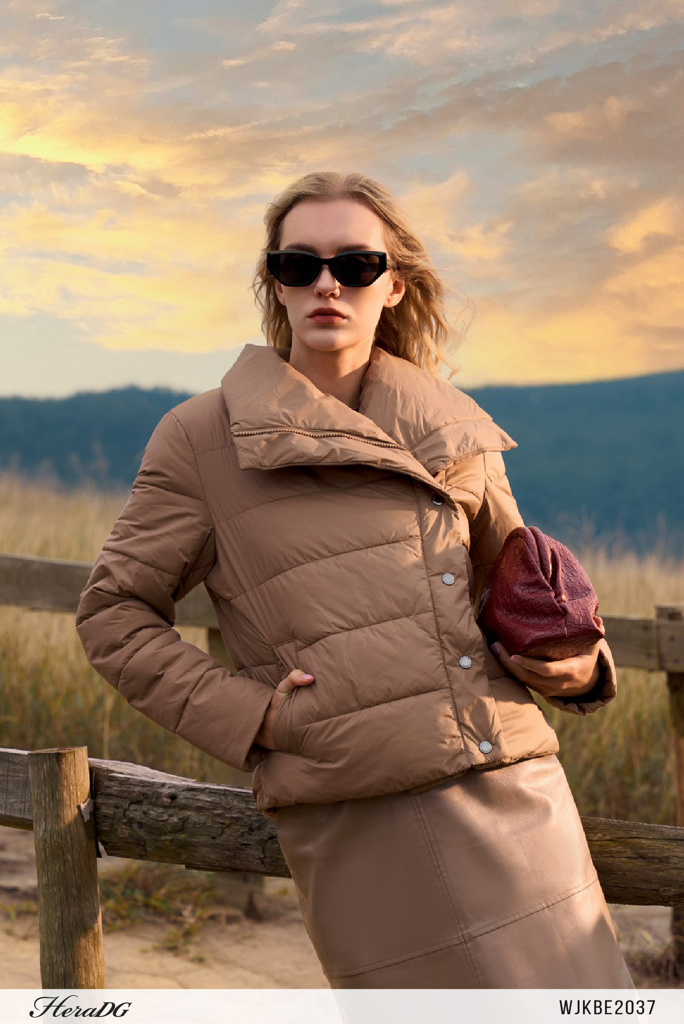 Ảnh của Áo phao 3 lớp dáng ngắn nẹp chéo